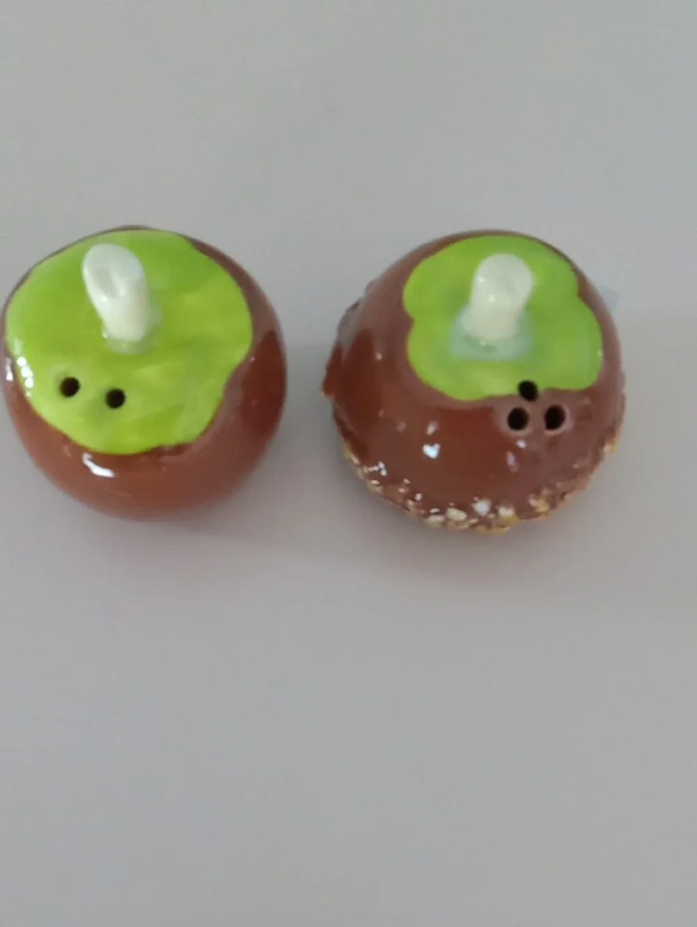 Cracker Barrel Carmel Apples Salt & Pepper Shakers